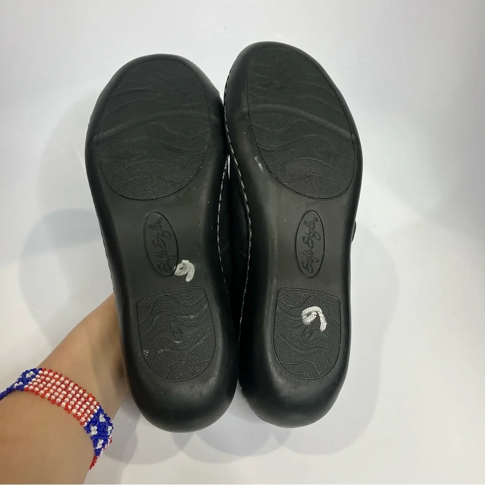 Soft style by hush puppies black leather mary Jane Shoes size 8.5‎